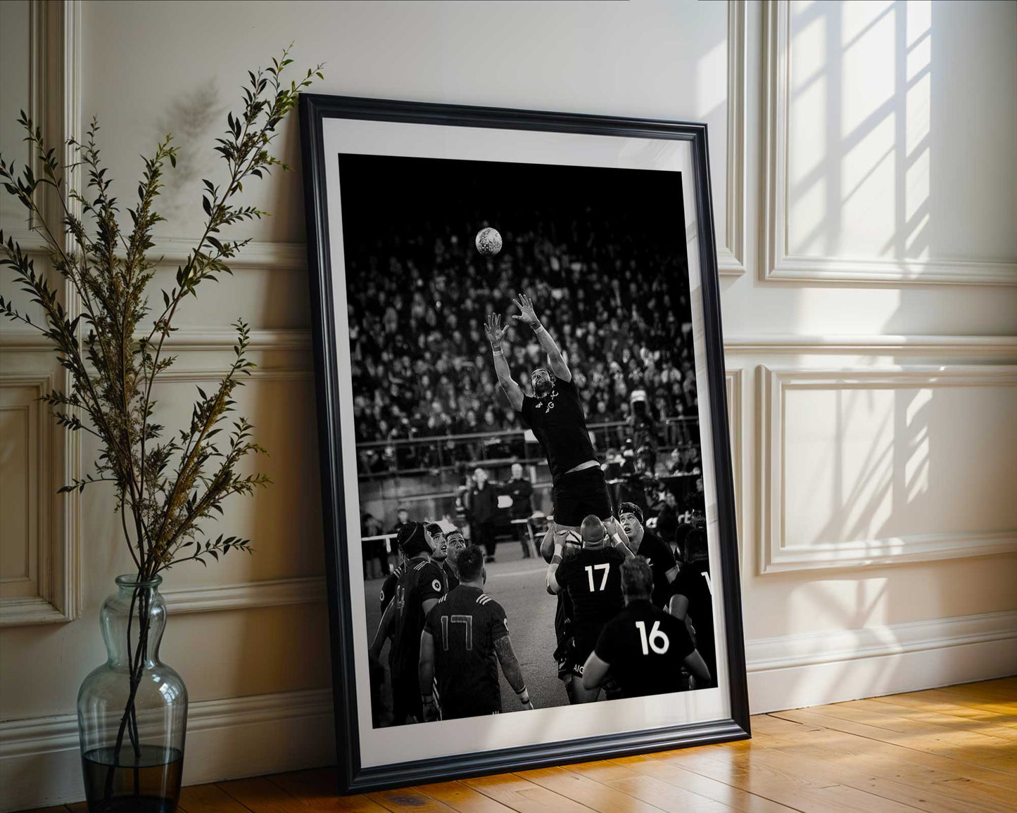 Affiche Rugby Noir et Blanc - Élan et Intensité